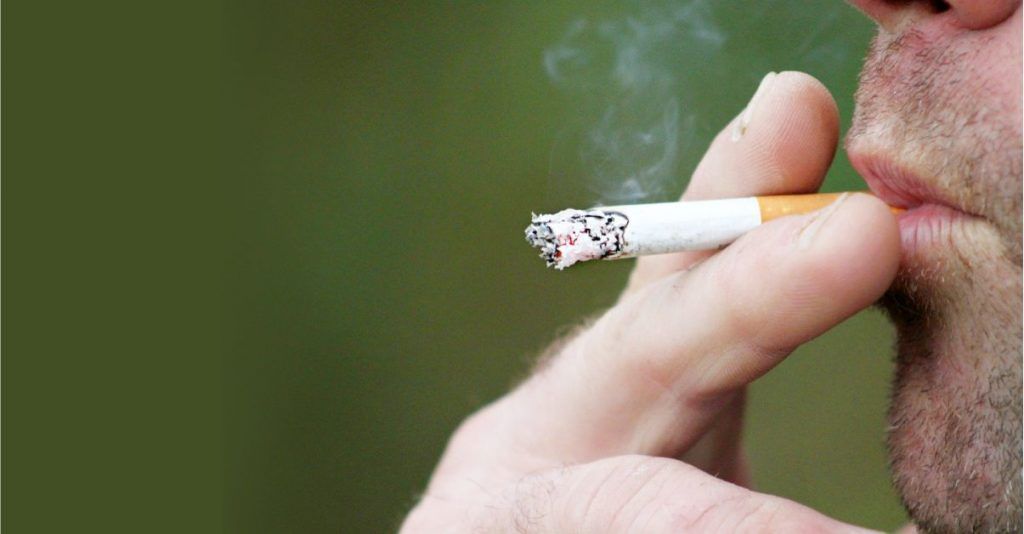 milan-prohibe-fumar-al-aire-libre-la-chiva-de-uraba