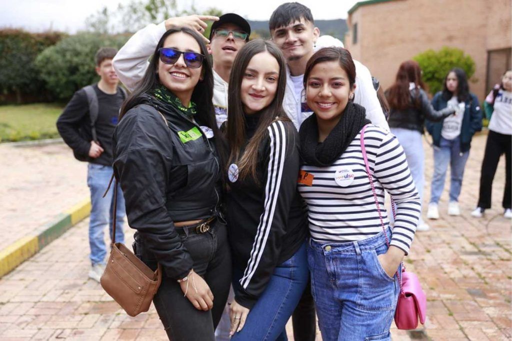 renta-joven-colombia-programa-educacion-subsidio-la-chiva-de-uraba-1