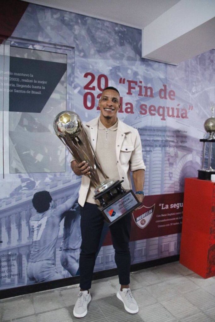 El urabaense Luis Amaranto Perea es oficialmente el nuevo director técnico de ‘El Poderoso’