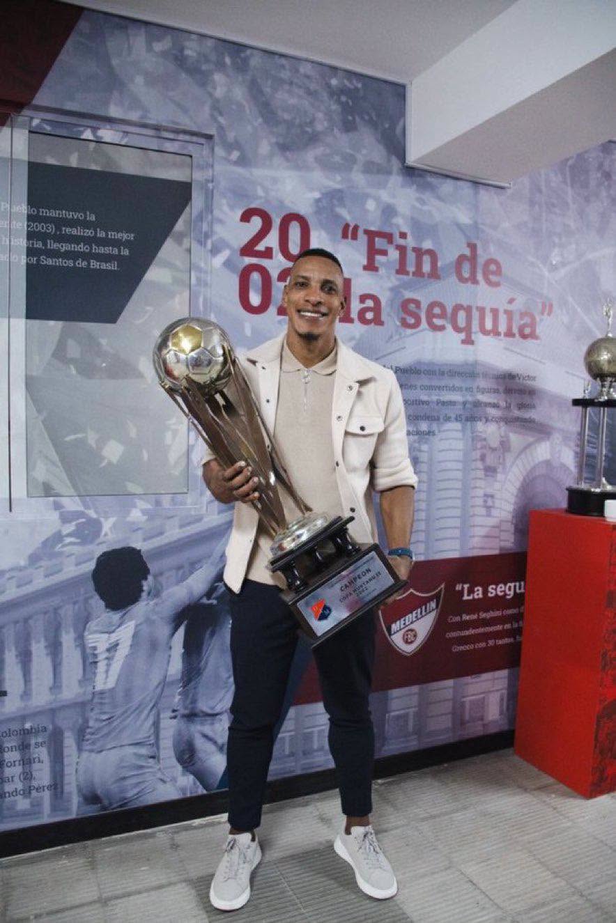 El urabaense Luis Amaranto Perea es oficialmente el nuevo director técnico de ‘El Poderoso’